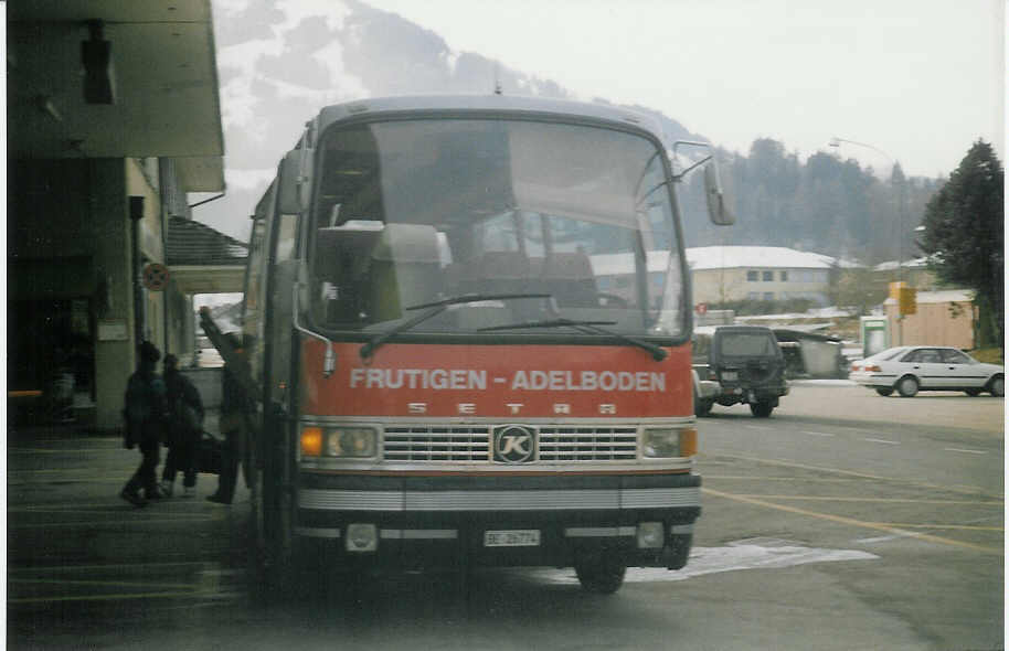 AFA Adelboden - Nr. 10/BE 26'774 - Setra (Jg. 1982/ex Frhlich, Zrich) am 18. Januar 1997 beim Bahnhof Frutigen