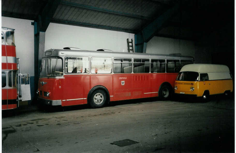 AFA Adelboden - Nr. 11 - Saurer/Hess (Jg. 1965/ex Roth, Chur Nr. 10) im April 1988 im Autobahnhof Adelboden