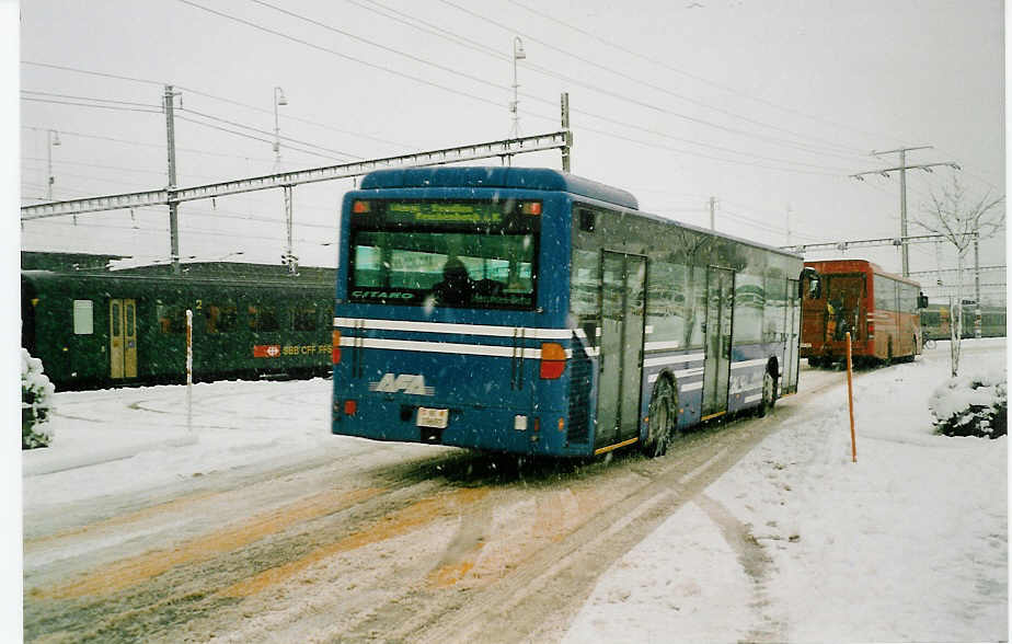 AFA Adelboden - Nr. 1/BE 19'692 - Mercedes (Jg. 1999) am 28. Dezember 1999 beim Bahnhof Frutigen