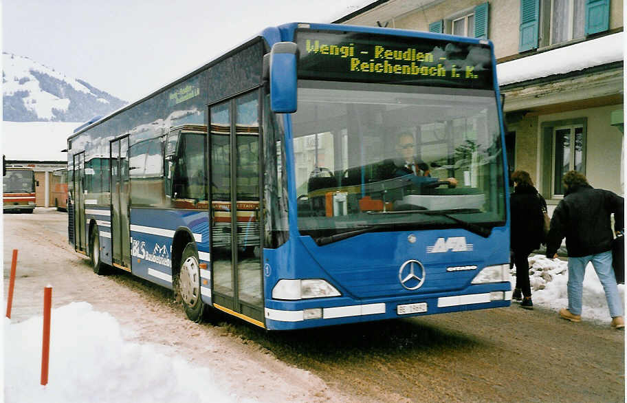 AFA Adelboden - Nr. 1/BE 19'692 - Mercedes (Jg. 1999) am 31. Dezember 1999 beim Bahnhof Frutigen