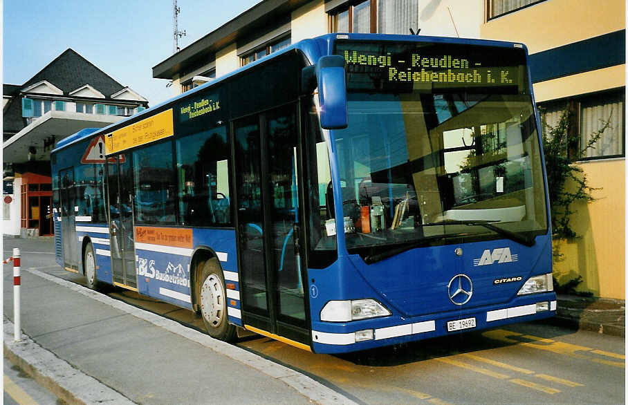 AFA Adelboden - Nr. 1/BE 19'692 - Mercedes (Jg. 1999) am 13. Mrz 2000 beim Bahnhof Frutigen