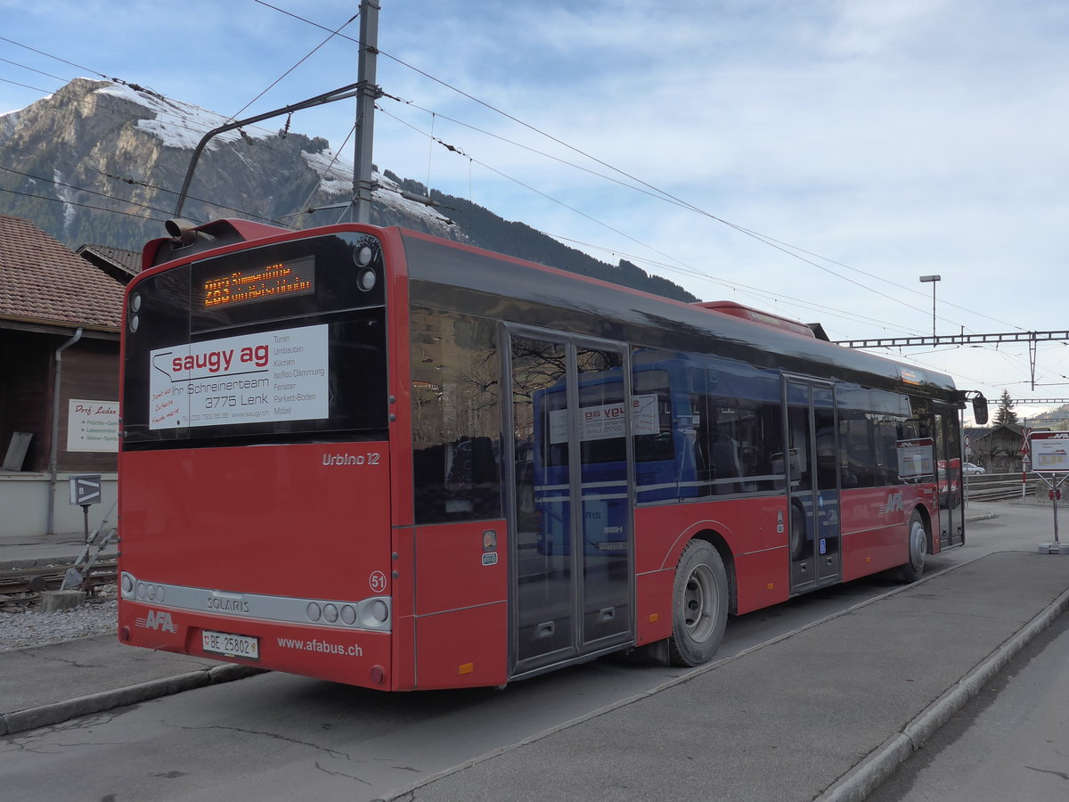 AFA Adelboden - Nr. 51/BE 25'802 - Solaris (Jg. 2014) am 21. Dezember 2014 beim Bahnhof Lenk