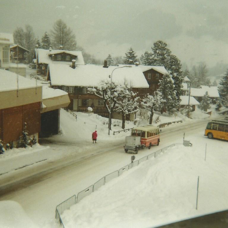 AFA Adelboden - Nr. 5/BE 26'974 - Mercedes (Jg. 1980/ex Balmer, Grindelwald) im Februar 1988 in Adelboden, Landstrasse