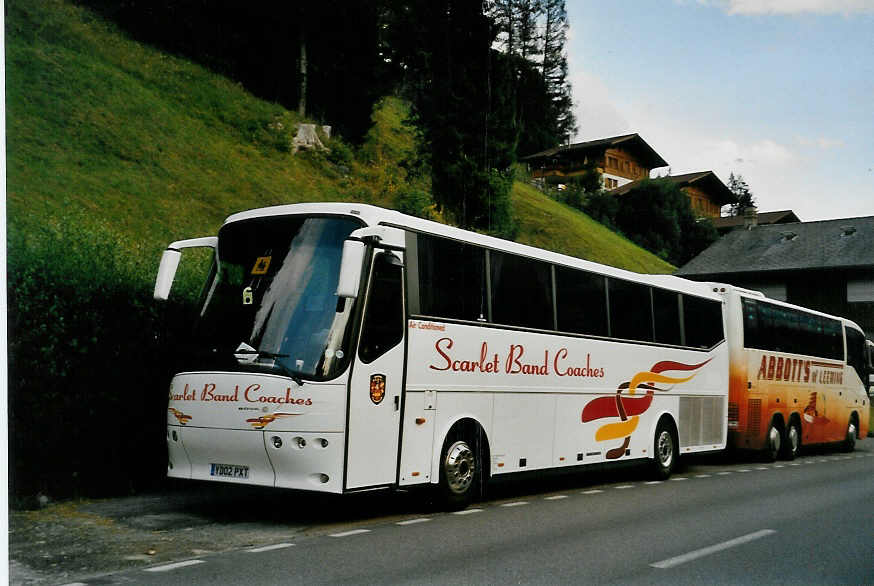 Aus England: Scarlet, West Cornforth - YD02 PXT - Bova am 28. Juli 2002 in Adelboden, Margeli