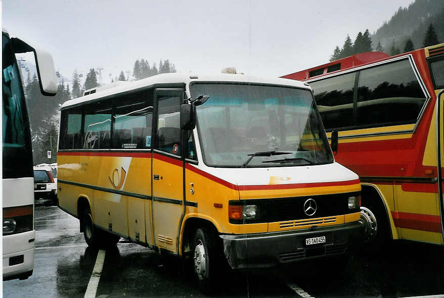 Autotour, Visp - VS 140'455 - Mercedes am 7. Februar 2004 in Adelboden, Mineralquelle