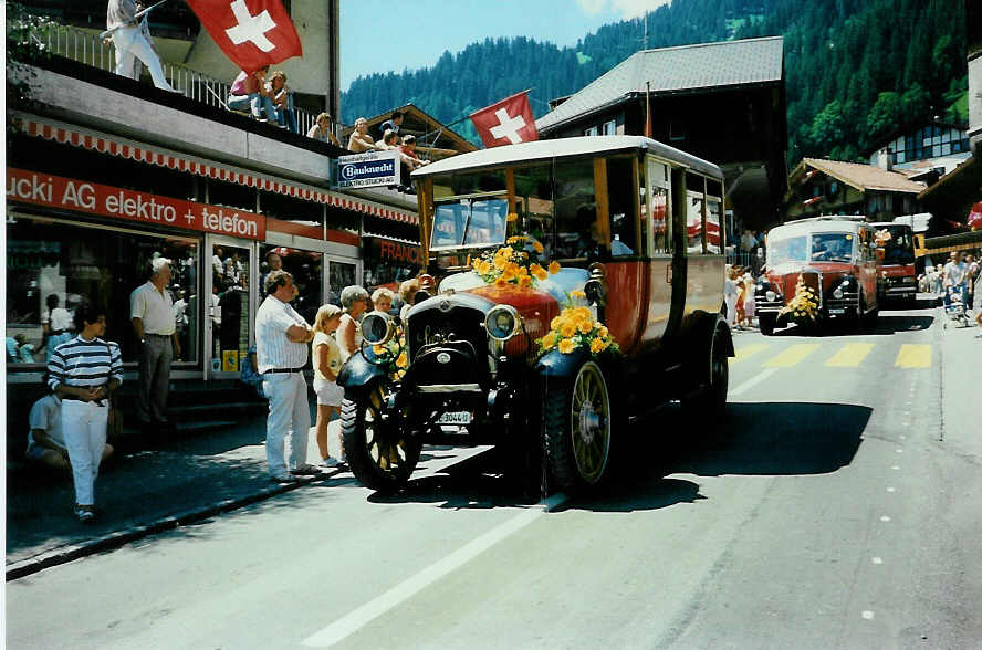 Dillier, Sarnen - BE 3044 U - Saurer am 7. August 1988 in Adelboden, Landstrasse (Festumzug 100 Jahre Kur- und Verkehrsverein Adelboden)