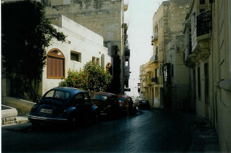 Dreimal VW-Kfer in La Valetta im Juli 1988 auf der Insel Malta