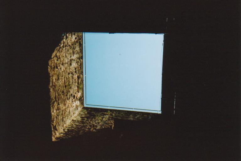  Fenster  in der Tellenburg am 4. August 1990 bei Frutigen