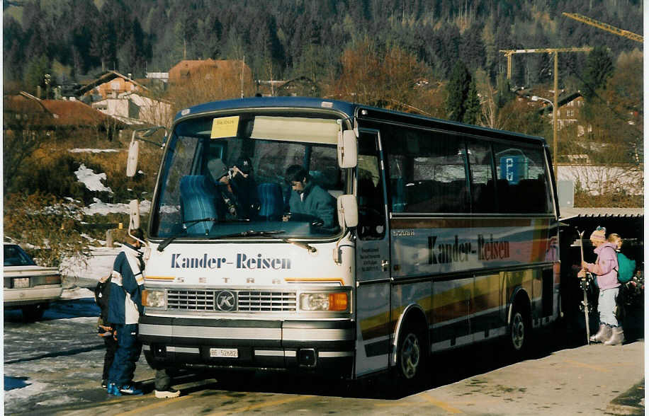 Kander-Reisen, Frutigen - Nr. 1/BE 52'682 - Setra am 30. Dezember 1998 beim Bahnhof Frutigen
