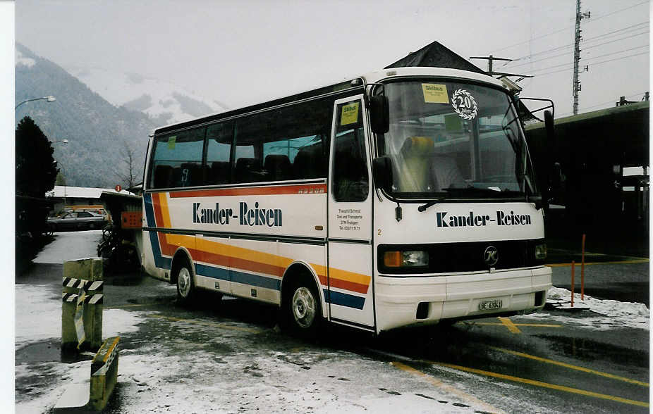 Kander-Reisen, Frutigen - Nr. 2/BE 63'041 - Setra am 5. Dezember 1999 beim Bahnhof Frutigen