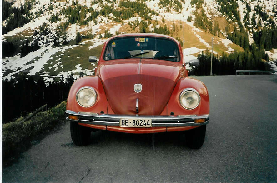 VW-Kfer auf der Geilsstrasse im Mai 1986 bei Adelboden