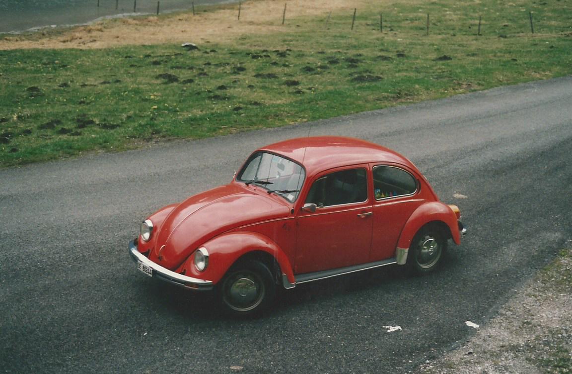 VW-Kfer - BE 80'244 - im Mai 1985 in Kiental beim Tschingelsee