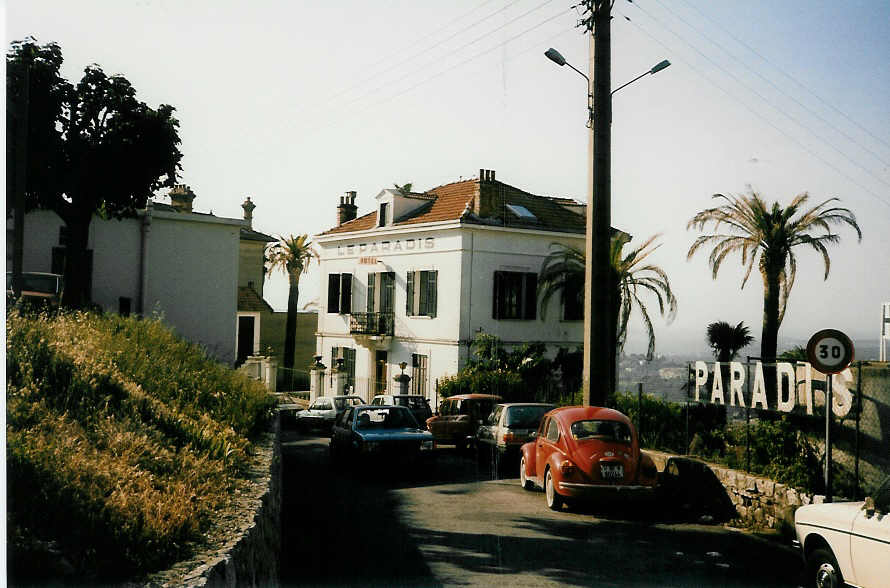 VW-Kfer beim Htel Le Paradis am 5. Juni 1986 in Frankreich