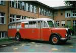 Rllin, Rotkreuz - Nr. 1/ZG 32'459 - FBW/R&J (Jg. 1952/ex AFA Adelboden Nr. 1) am 14. Juni 1998 in Uster, Schulhausplatz