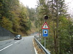 Hinweis auf Blinklicht und Tunnel am 11. Oktober 2010 in Ladholz bei Achseten