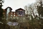 Das Hotel Schnegg mit Erdrutsch am 4. April vom Schmittengraben bei Adelboden aus