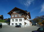 Das Schulhaus Dorf am 11. Oktober 2010 in Adelboden